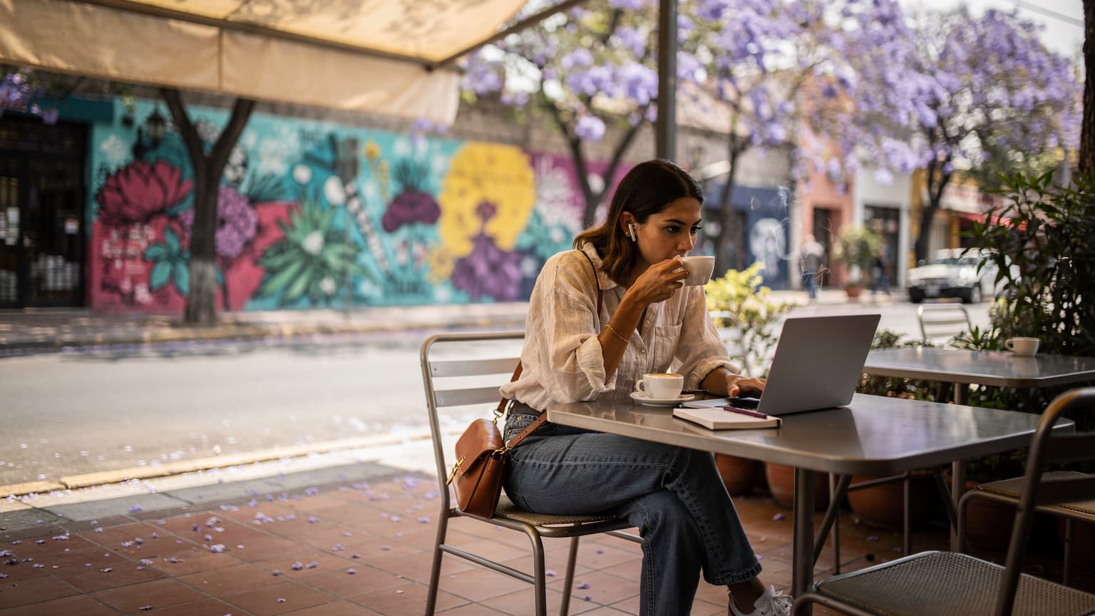 Mexico City Connectivity: Essential 50GB+ eSIM for Streamers & WFA Pros 2026